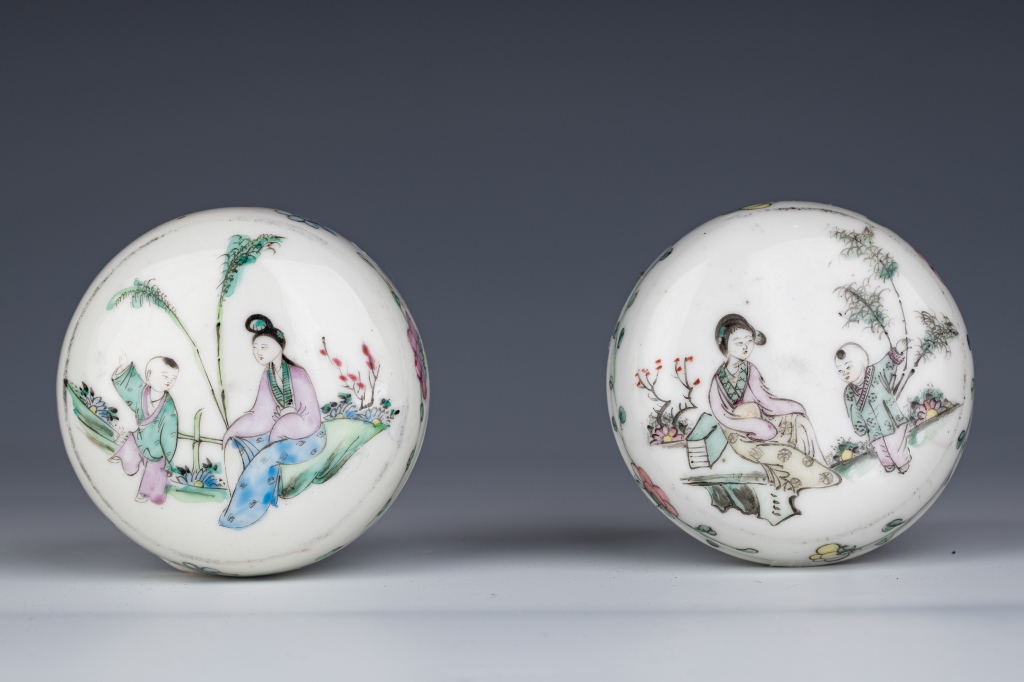 A Pair of Famille Rose Seal Paste Box and Cover, Republican Period