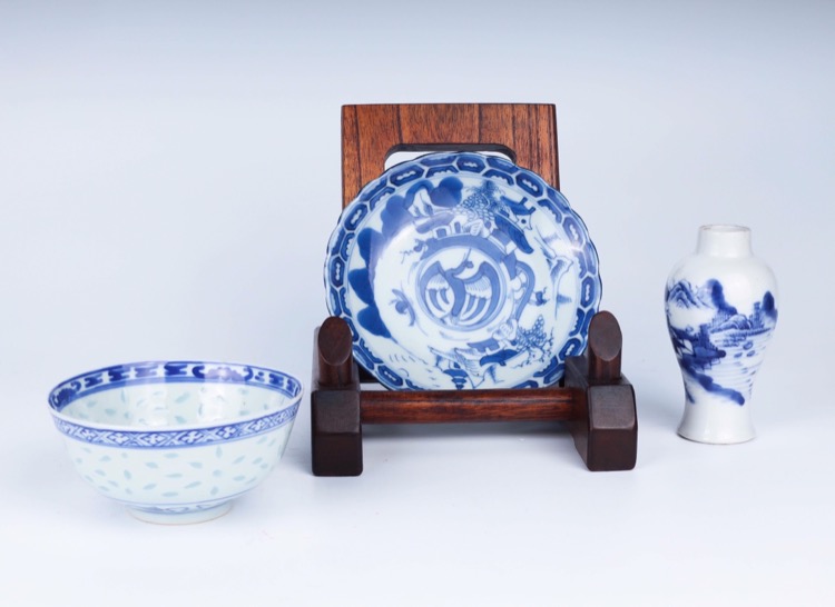 Set of 3 Blue White Bottle Vase, Dish, and Bowl, Qing Dynasty