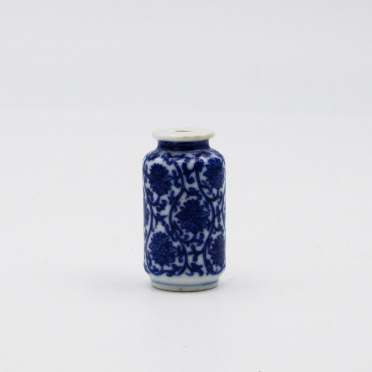 Blue and White Lotus Pattern Snuff Bottle